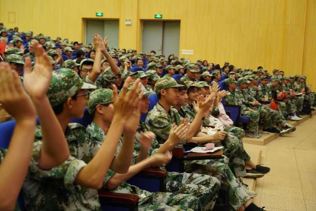 媒体人：C罗是否出场写在合同里的，若不上球队出场费将少很多
